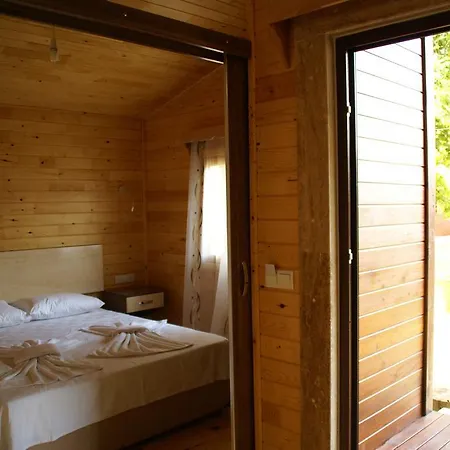Kemping Maji Village 3*
